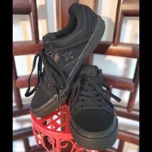 Black on Black convers (Men 7/Women 8.5)